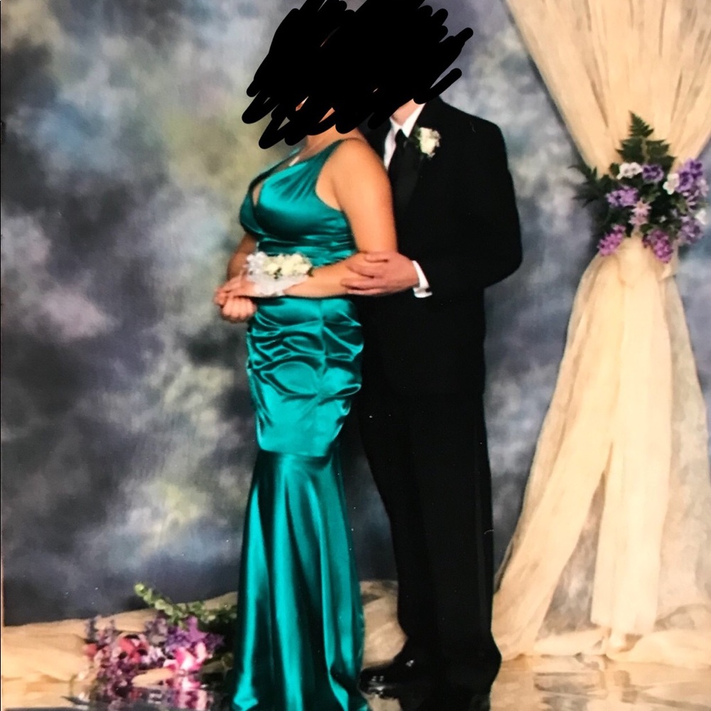 Emerald Green Mermaid Cut Prom Dress